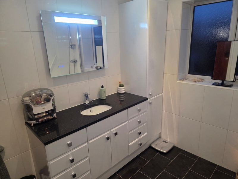 First Floor Family Bathroom- click for photo gallery